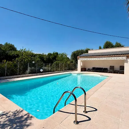1 Independante Avec Salle De Bains Privative Et Acces Piscine 3*